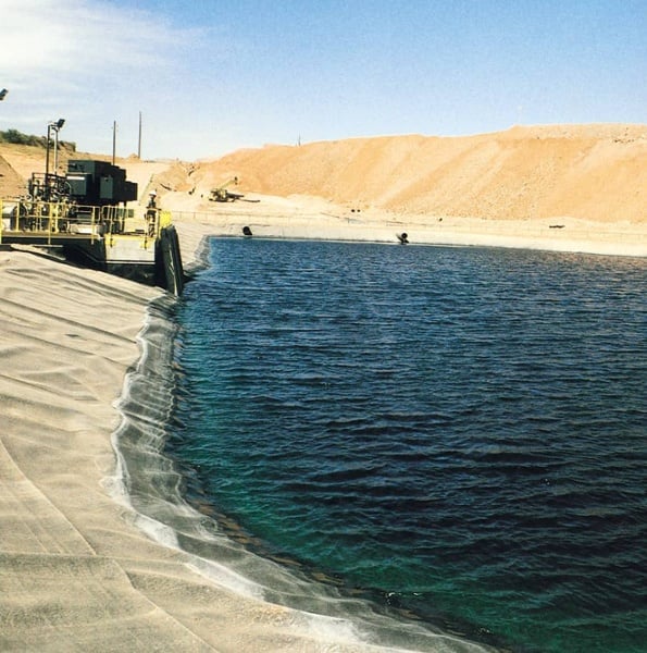 Leachate_Pond_Arizona_mine_2.jpg